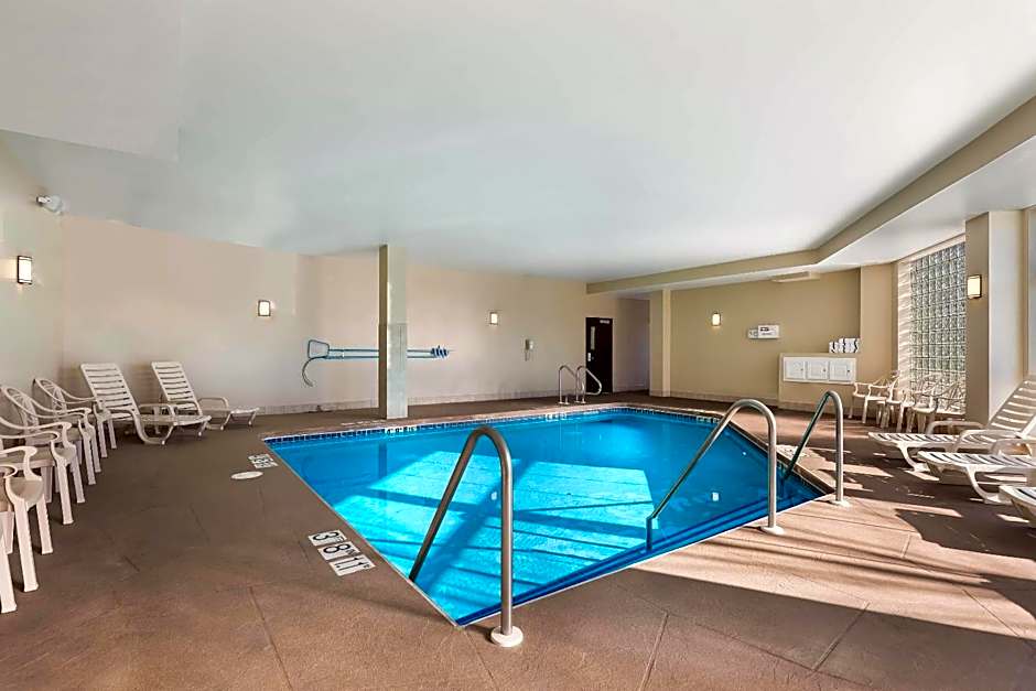 MainStay Suites Fitchburg - Madison