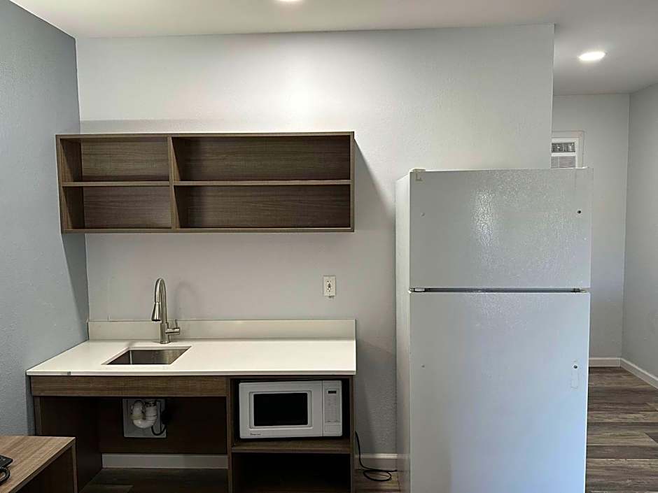 Suburban Studios Newport News - Hampton