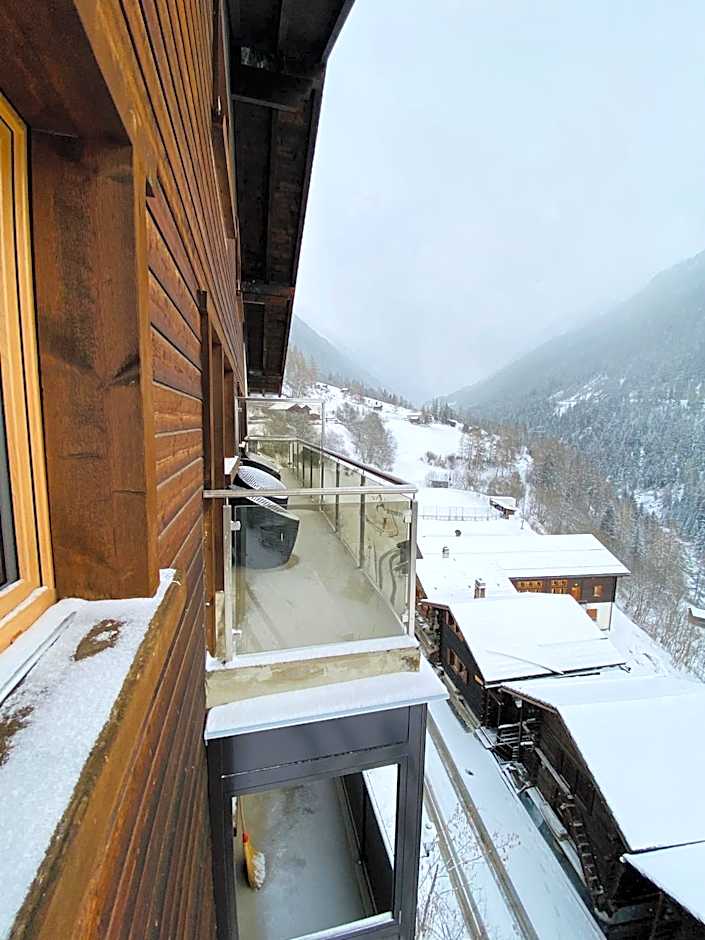 Qi-Lin Hotel Restaurant