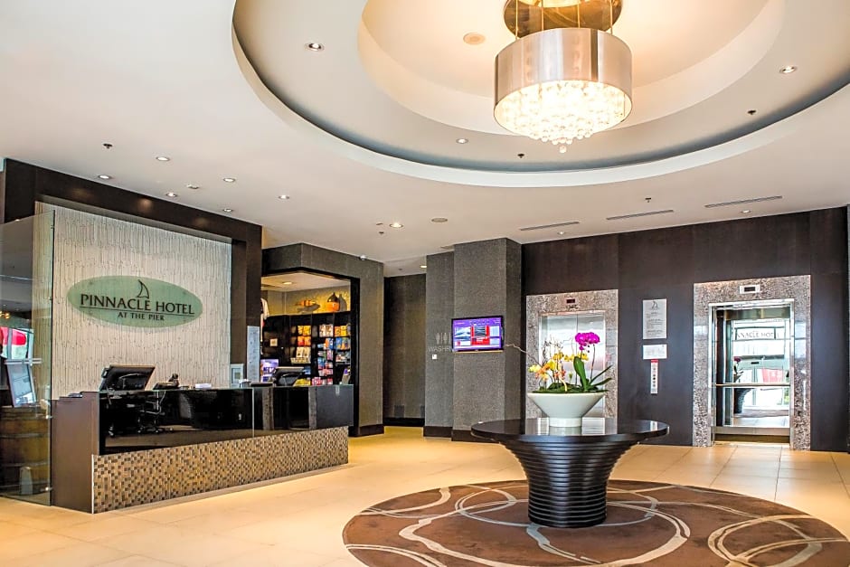 Pinnacle Hotel At The Pier