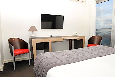 Double Room city side