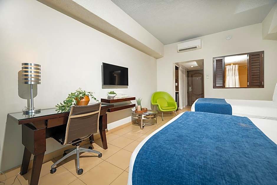 Windward Passage Hotel