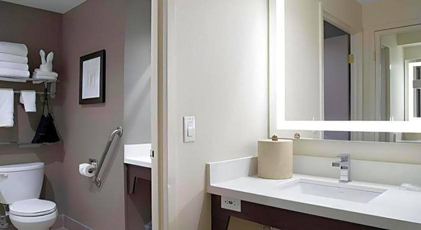 Best Western Plus Executive Inn