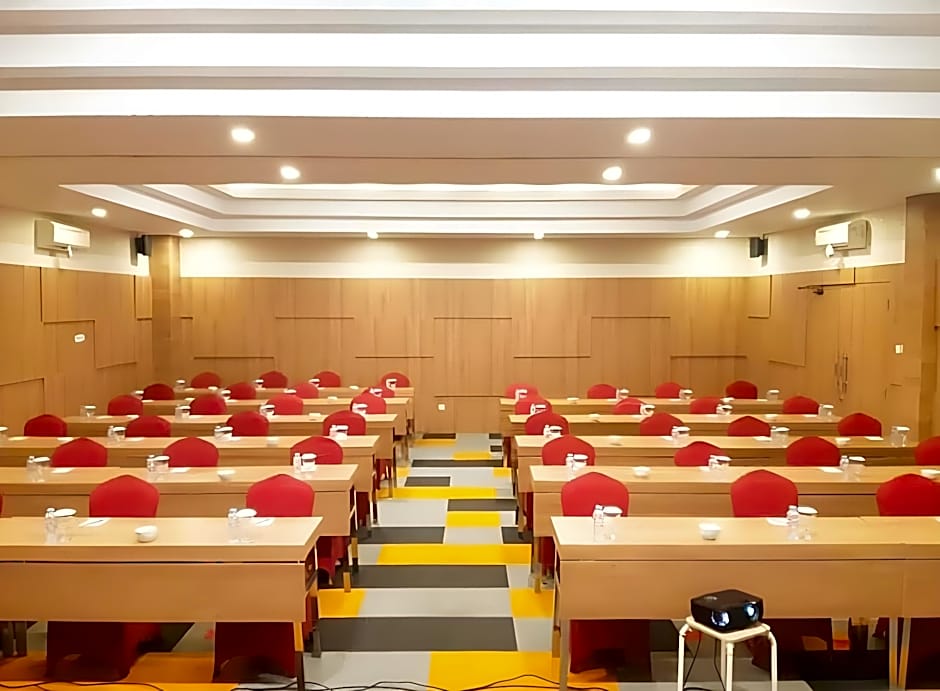 Front One Hotel Nganjuk