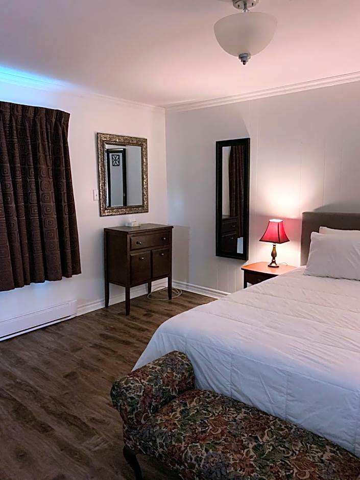 Lakelawn B&B and Motel