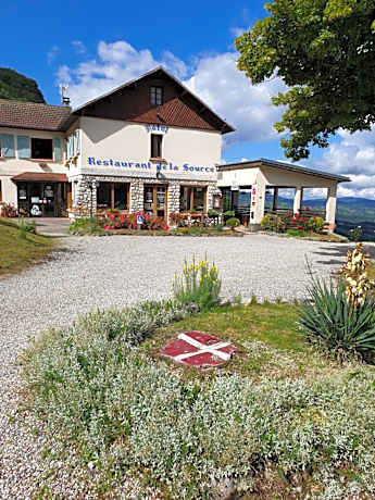 LA SOURCE Jacquet depuis 1954 Hôtel et Studio