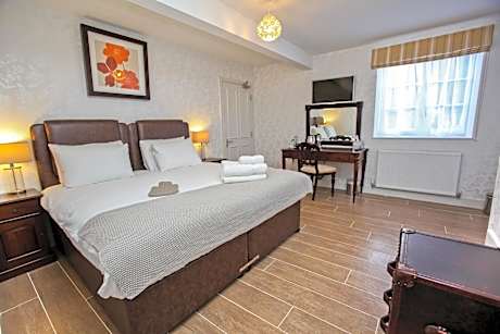 Standard King or Twin Room