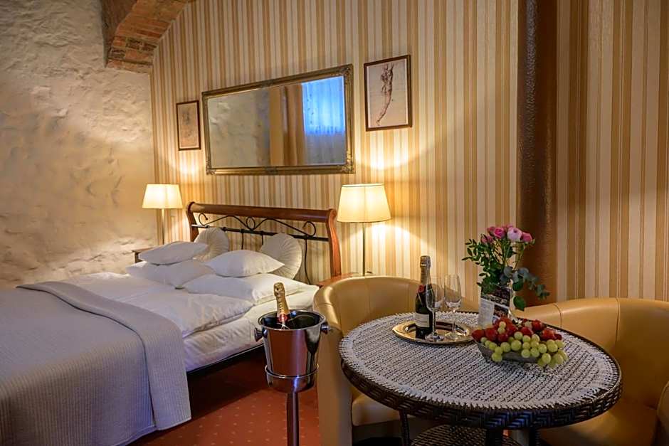 Żabi Dwór - HOTEL - RESTAURACJA - SPA