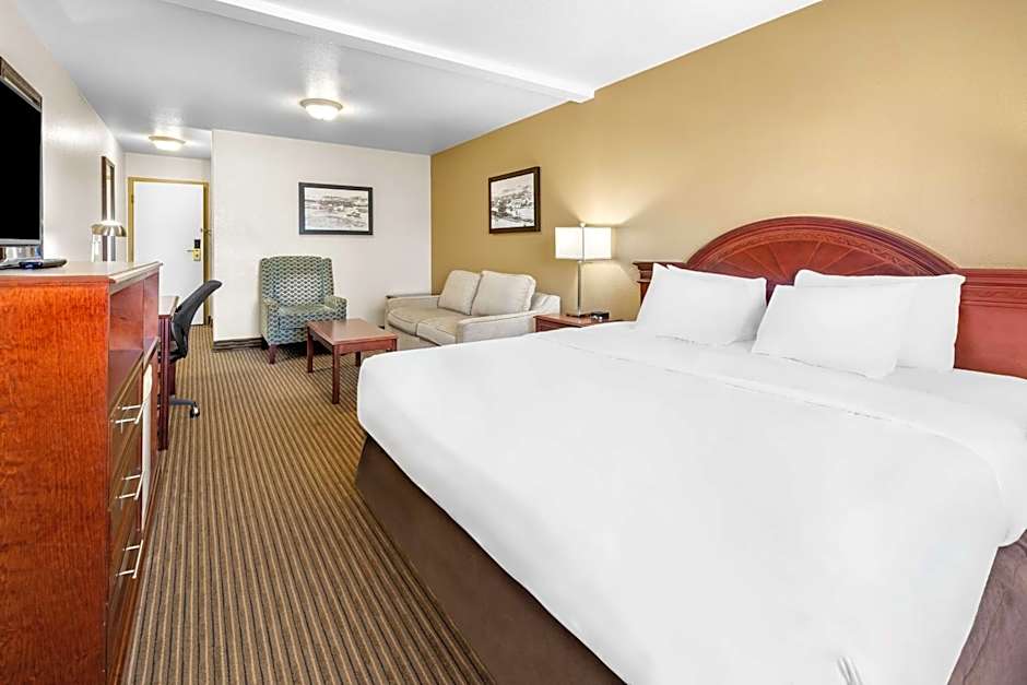 SureStay Plus Hotel by Best Western Drumheller