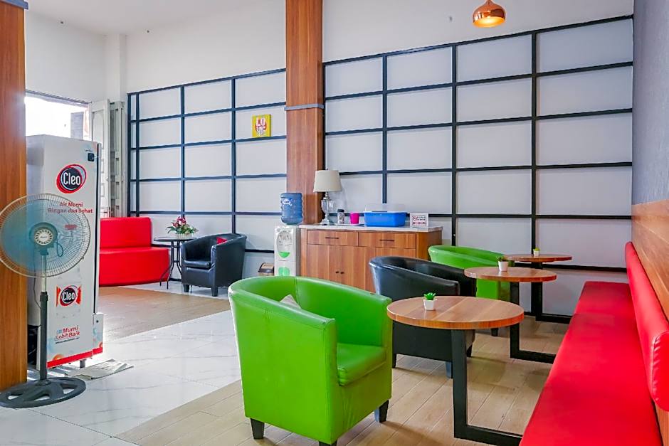 RedDoorz Plus @ Cemara Asri Medan