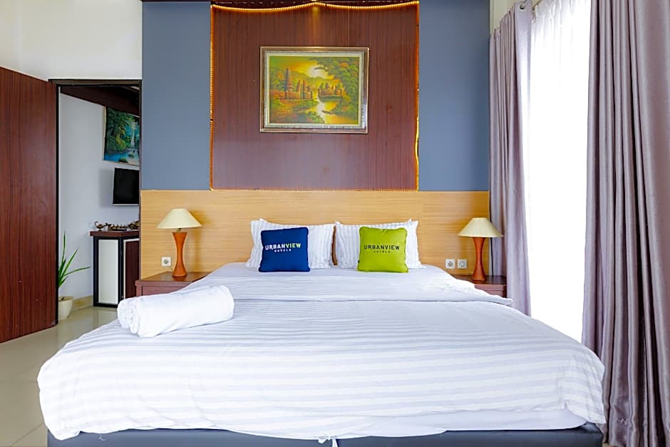 Urbanview SRB Near Mall Ciputra Cibubur