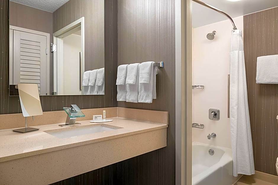 Courtyard by Marriott Las Vegas Convention Center