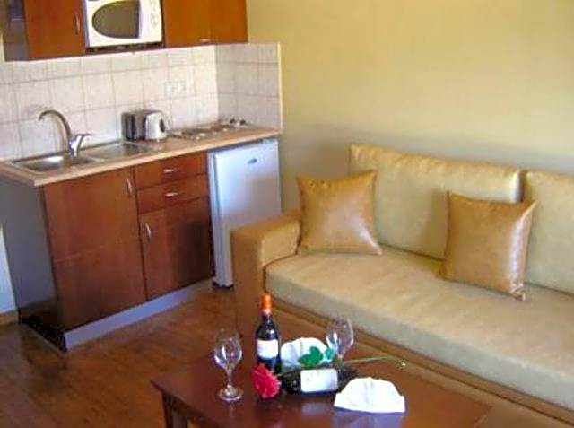 Sacallis Inn Beach Hotel