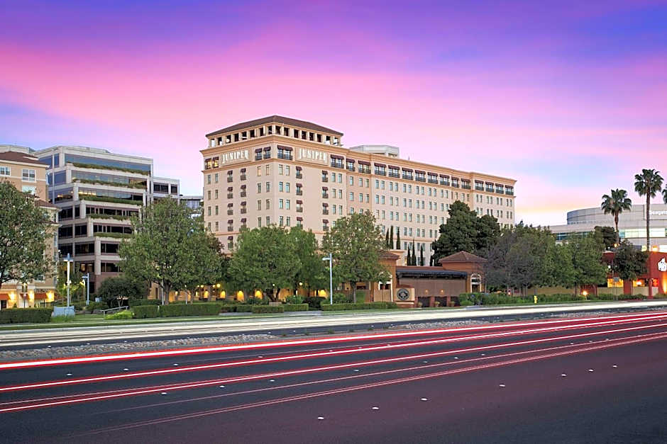Juniper Hotel Cupertino, Curio Collection By Hilton