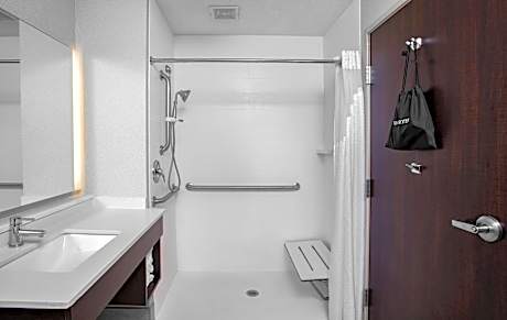 Queen Suite with Two Queen Beds - Disability Access