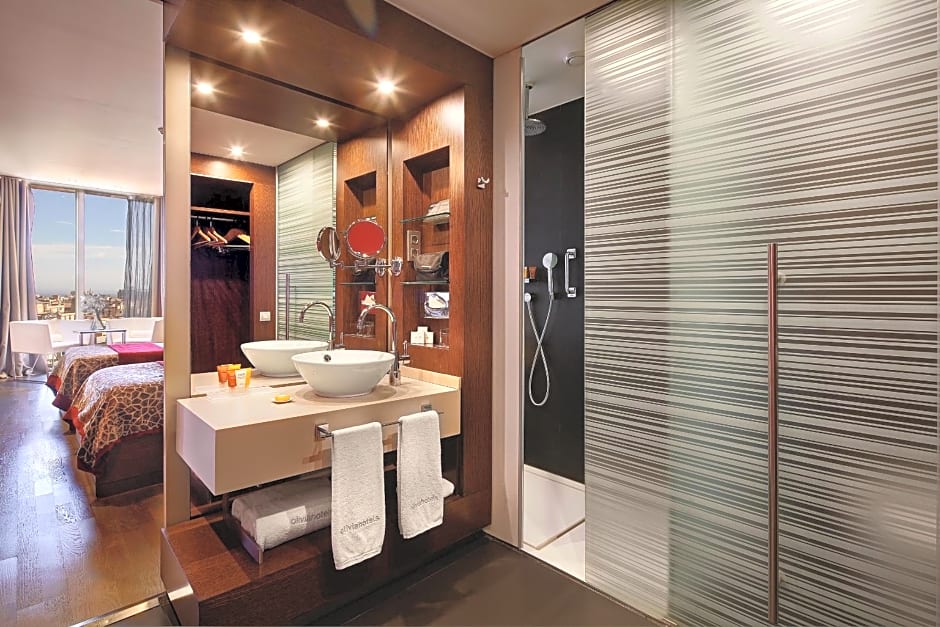 Olivia Plaza Hotel