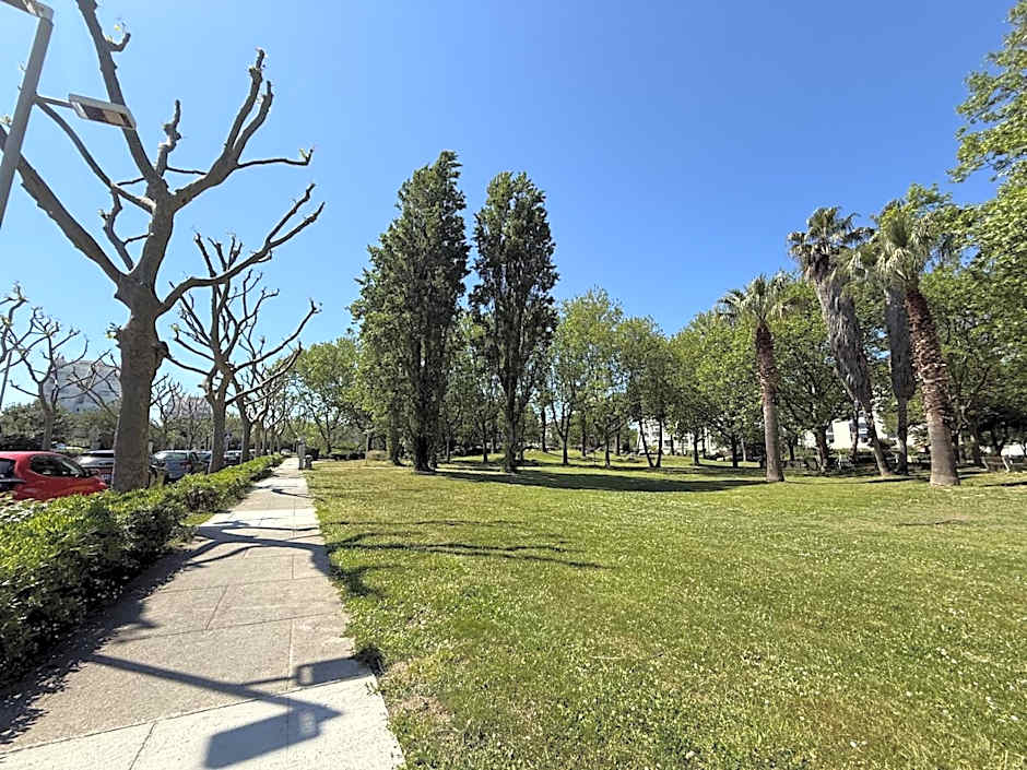 Sol-y-Days Sables Or, vue sur piscine