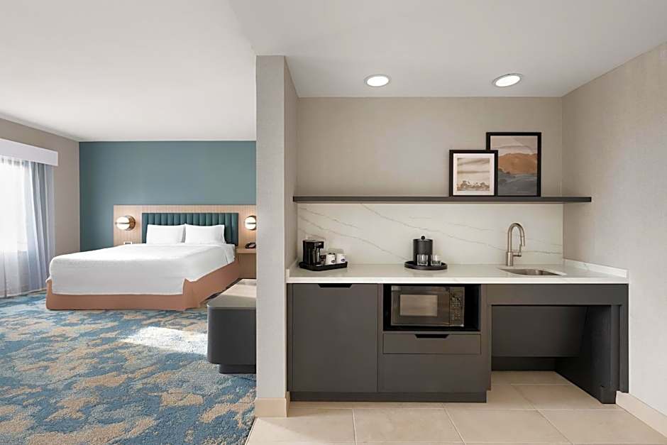 Hampton Inn & Suites Oakland Airport-Alameda