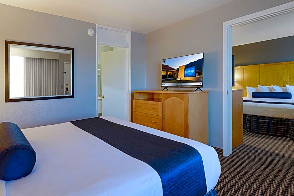 Travelodge by Wyndham Palm Springs