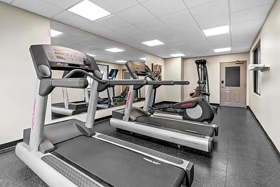 Country Inn & Suites by Radisson, Chambersburg, PA