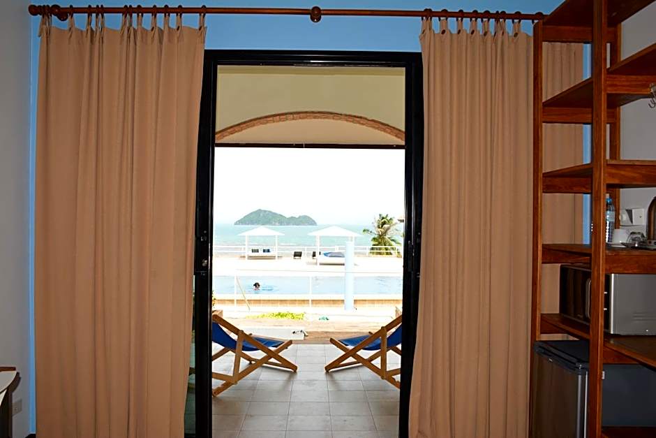 Baan Jai Dee Beach Front Hotel