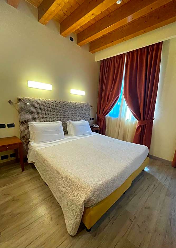 Green Park Hotel