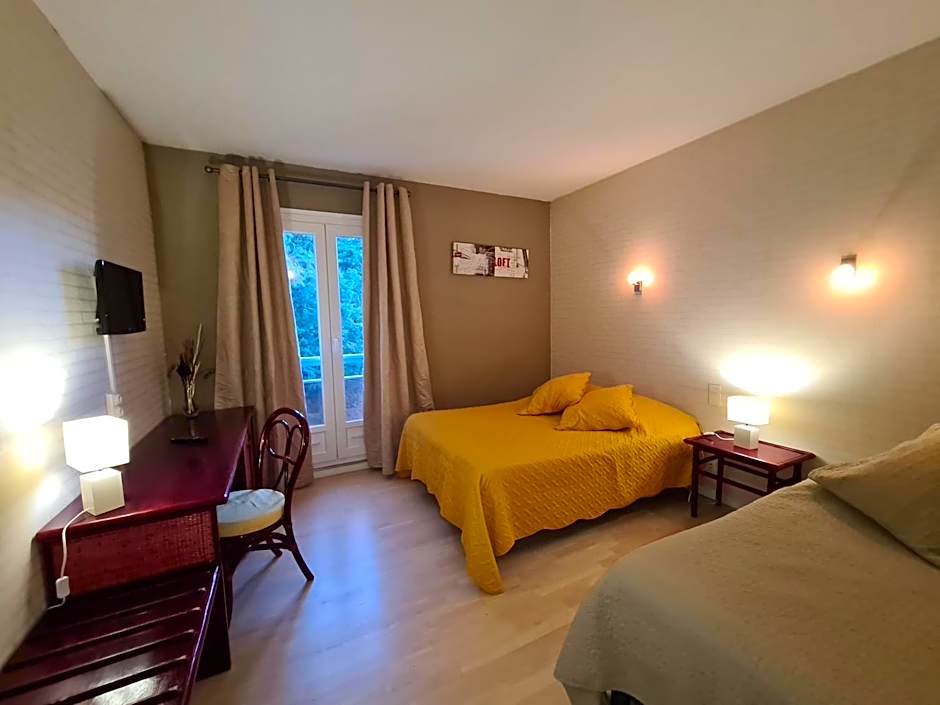 Hôtel Restaurant Le Mas De L'Olivier