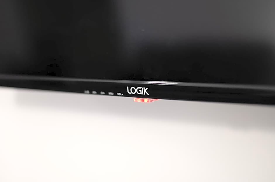 Contractor Base - Kitchen - Parking Included