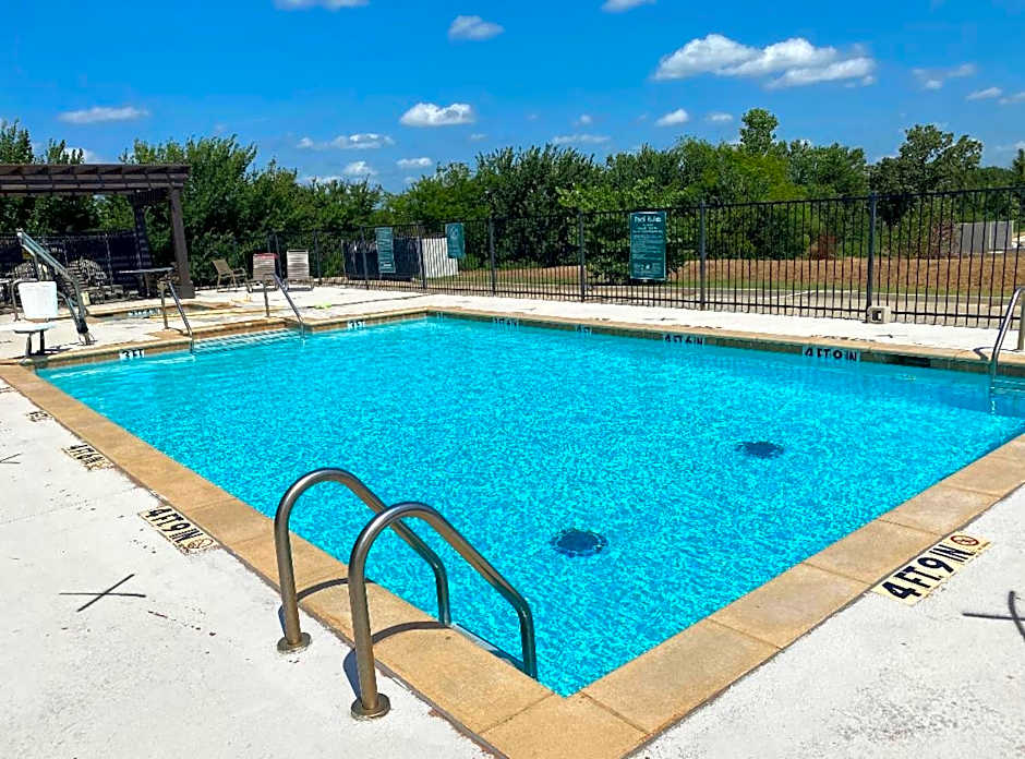 La Quinta Inn & Suites by Wyndham Ada