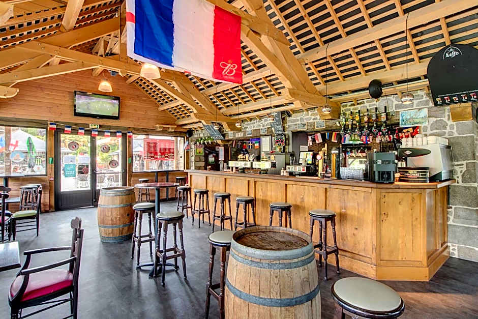 Insolites, Les Ormes, Epiniac