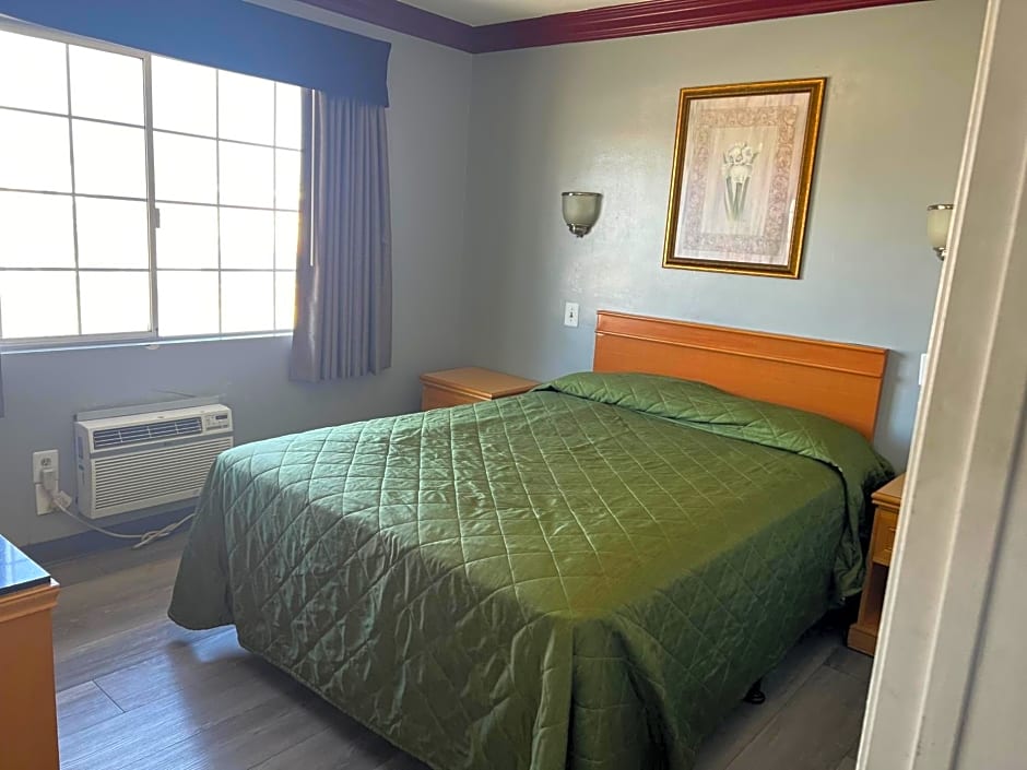 Harbor Inn