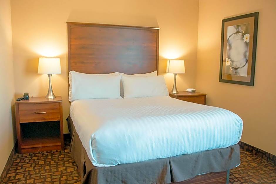 Grand Forks Lodge and Suites