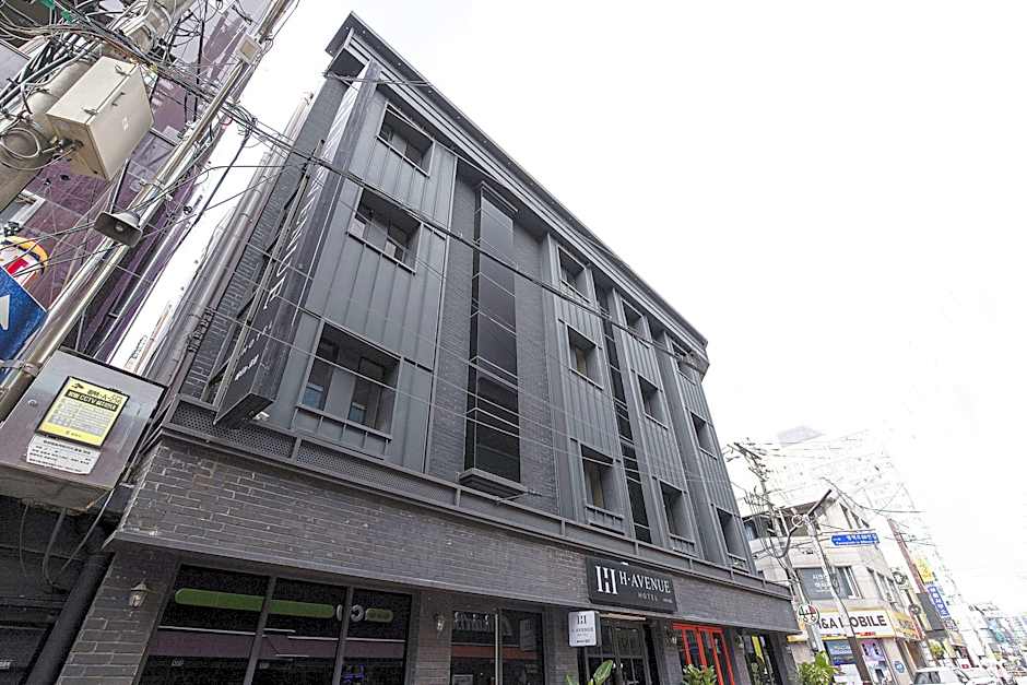 H Avenue Hotel