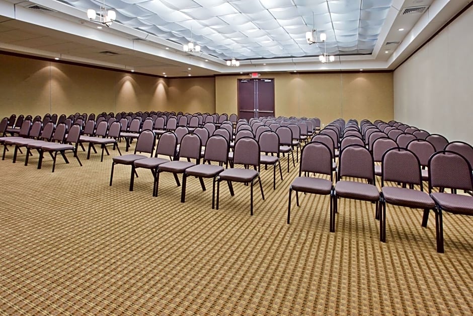 Holiday Inn Macon North By IHG