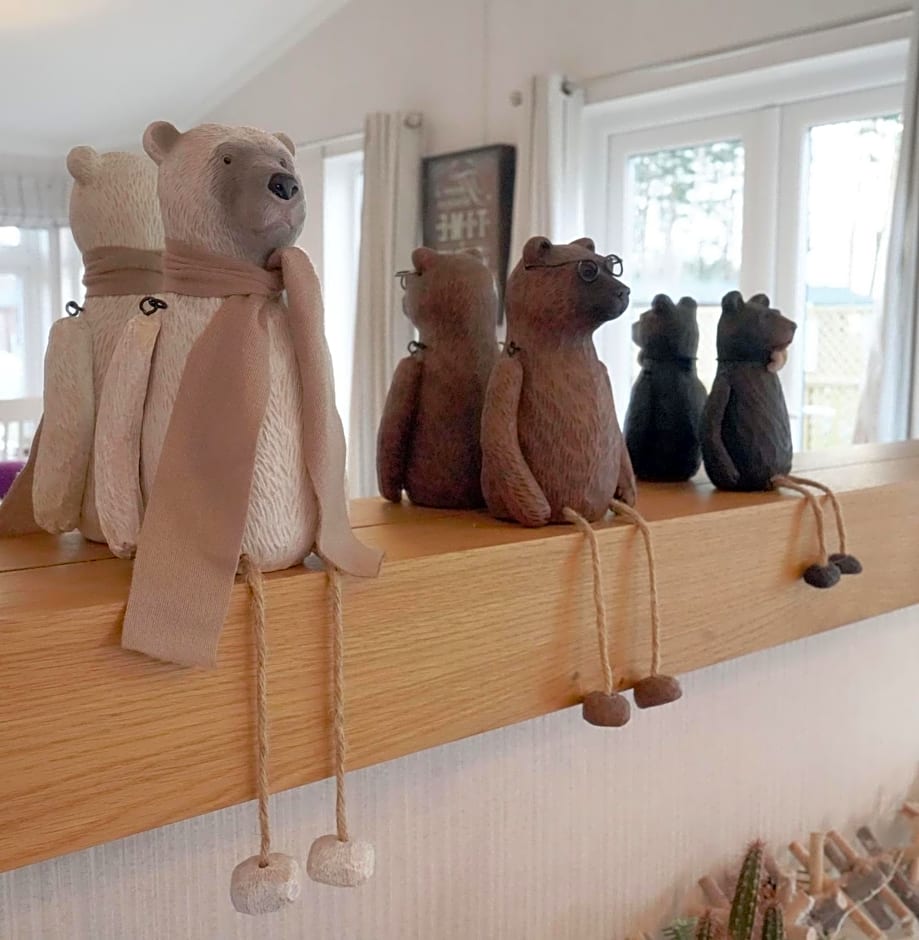 Hollicarrs - Long Lane Lodge