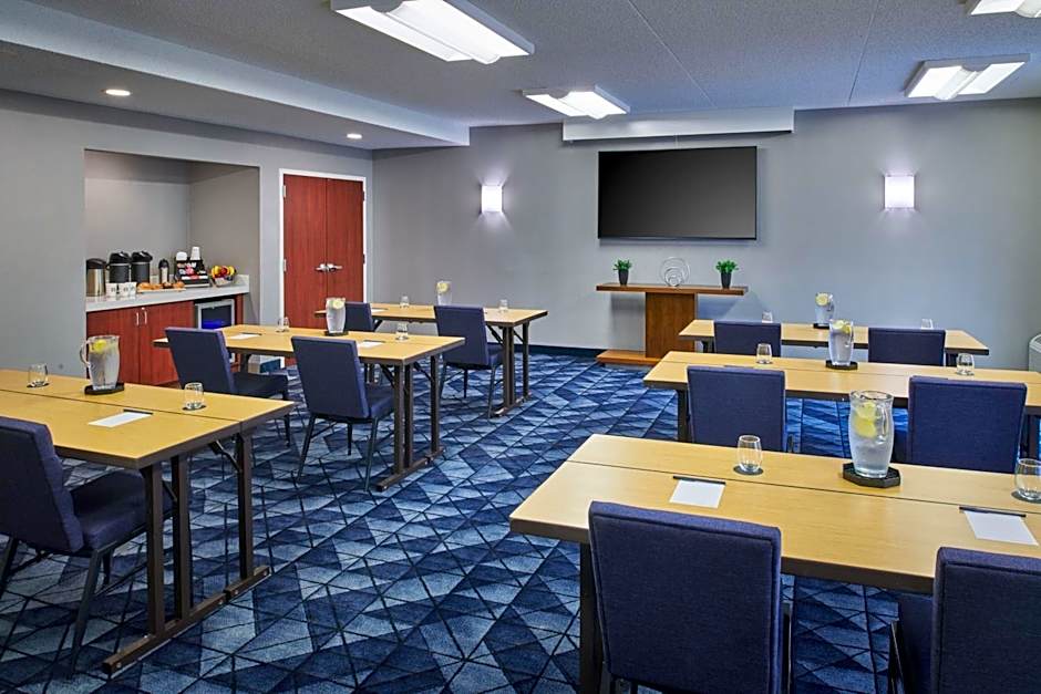 Courtyard By Marriott Detroit Livonia