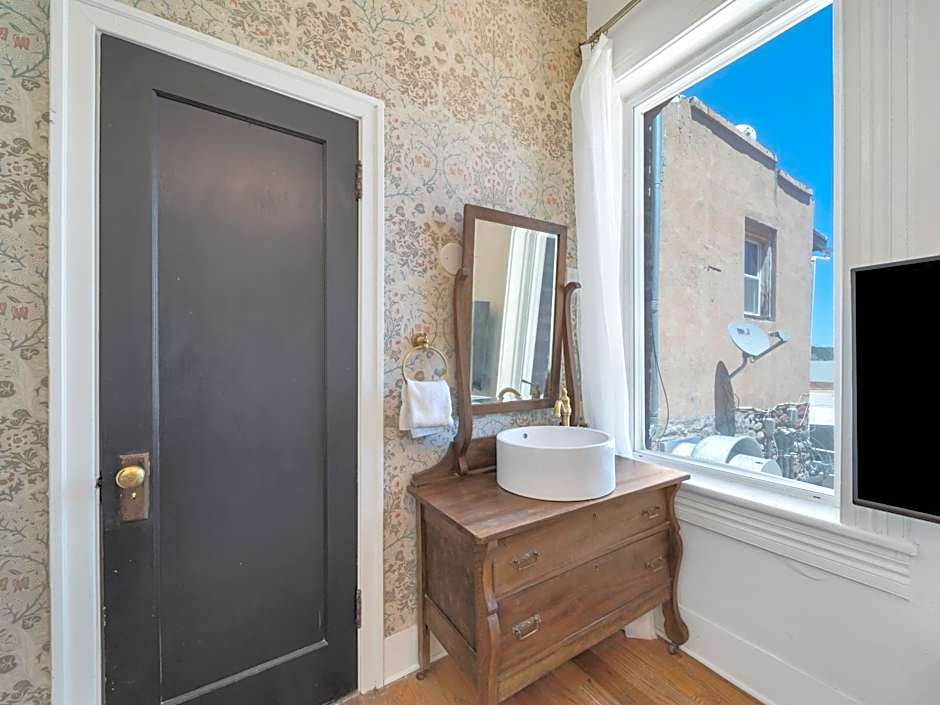 The Historic Grand Canyon Hotel