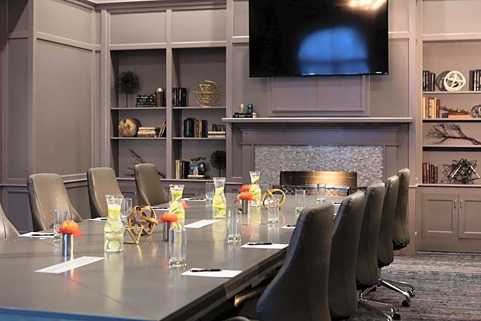 Renaissance by Marriott Waterford Oklahoma City Hotel