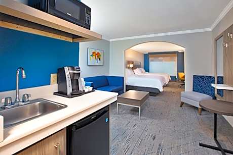 Queen Suite with Two Queen Beds