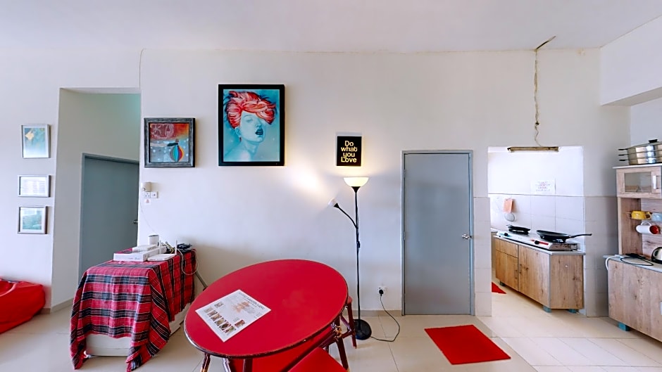 Monkey Mansion Putra Majestik