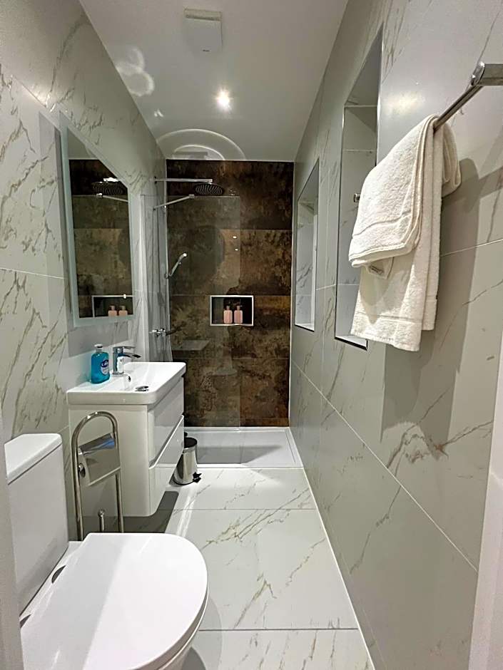 Luxurious London Studios