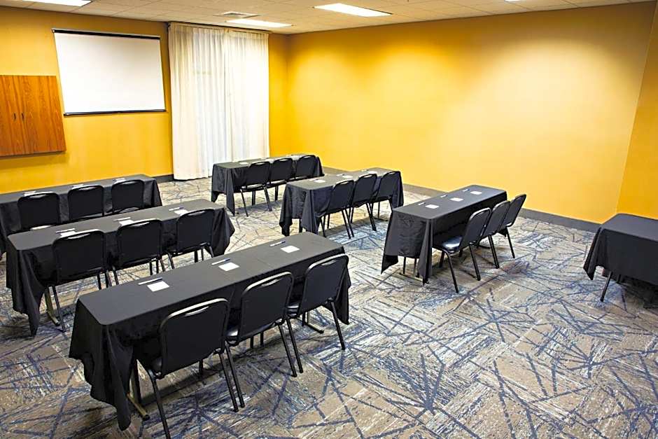 Holiday Inn Express Harrisburg West By IHG