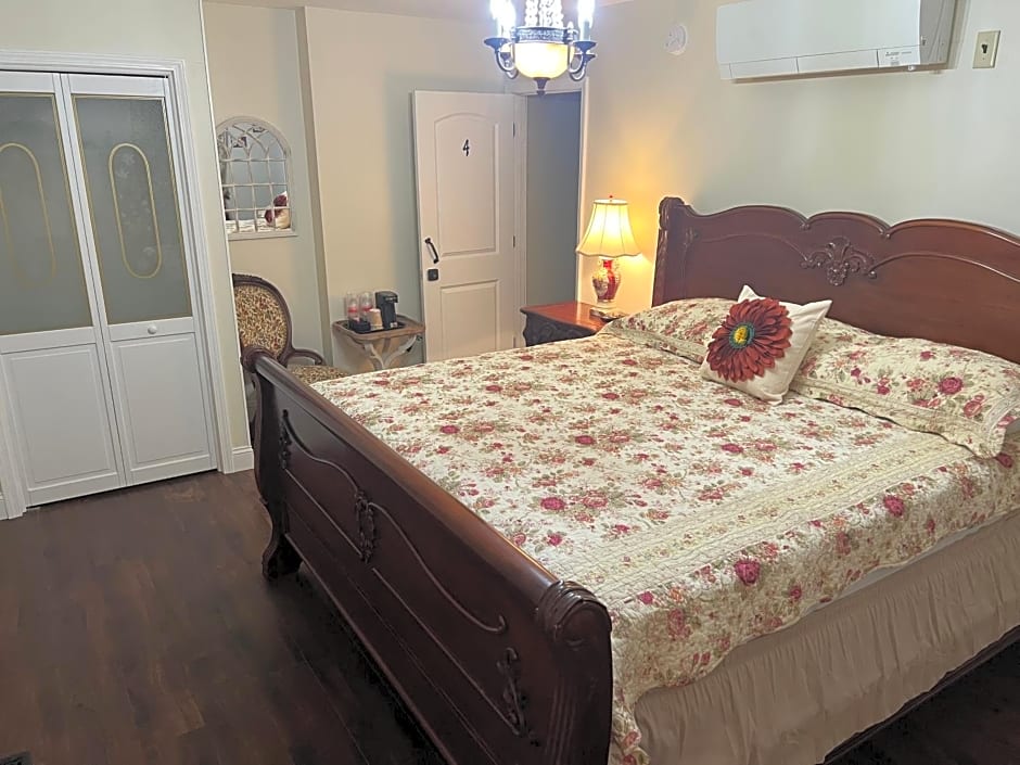 Holland Farmhouse Inn B&B