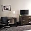 La Quinta Inn & Suites by Wyndham Dallas Grand Prairie North