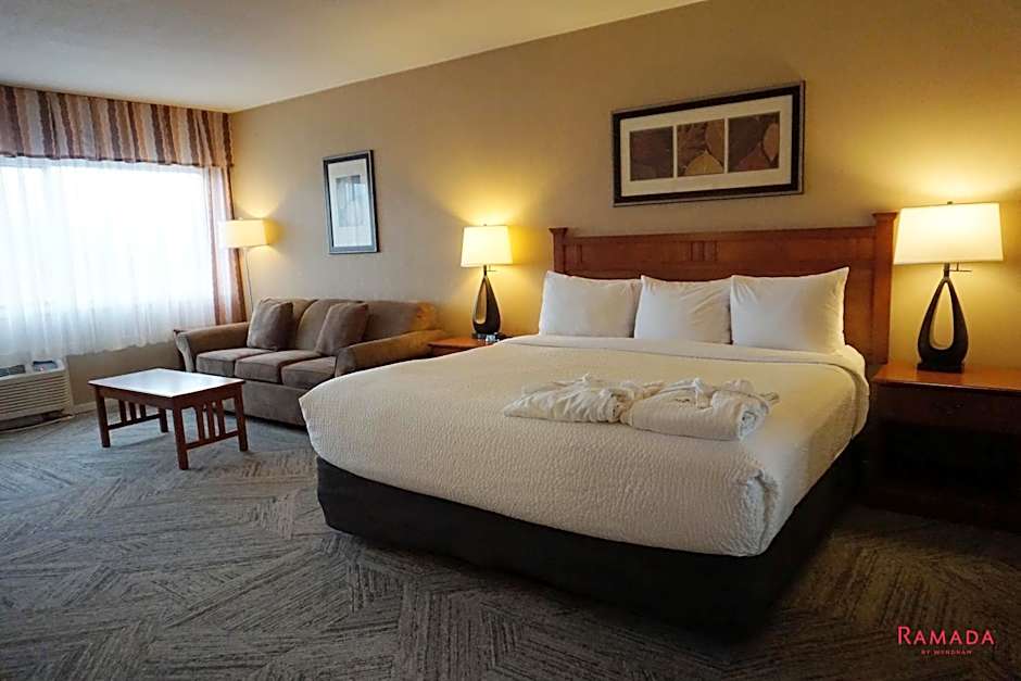Ramada Hotel & Conference Center by Wyndham Kelowna