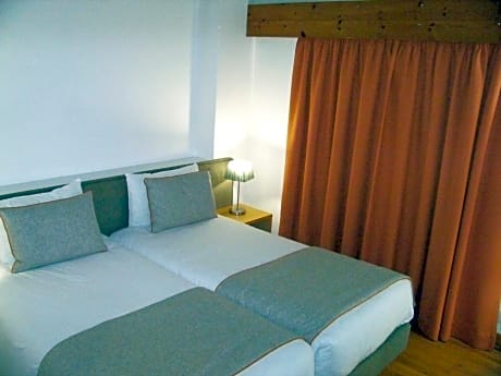 STANDARD CASA DA RODA-Room located in a separate building.
Approximately 500m from the Main Building