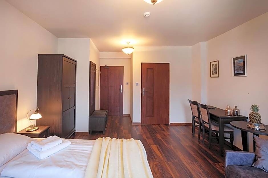 ZEPPELIN APARTMENTS Simple Acomodation