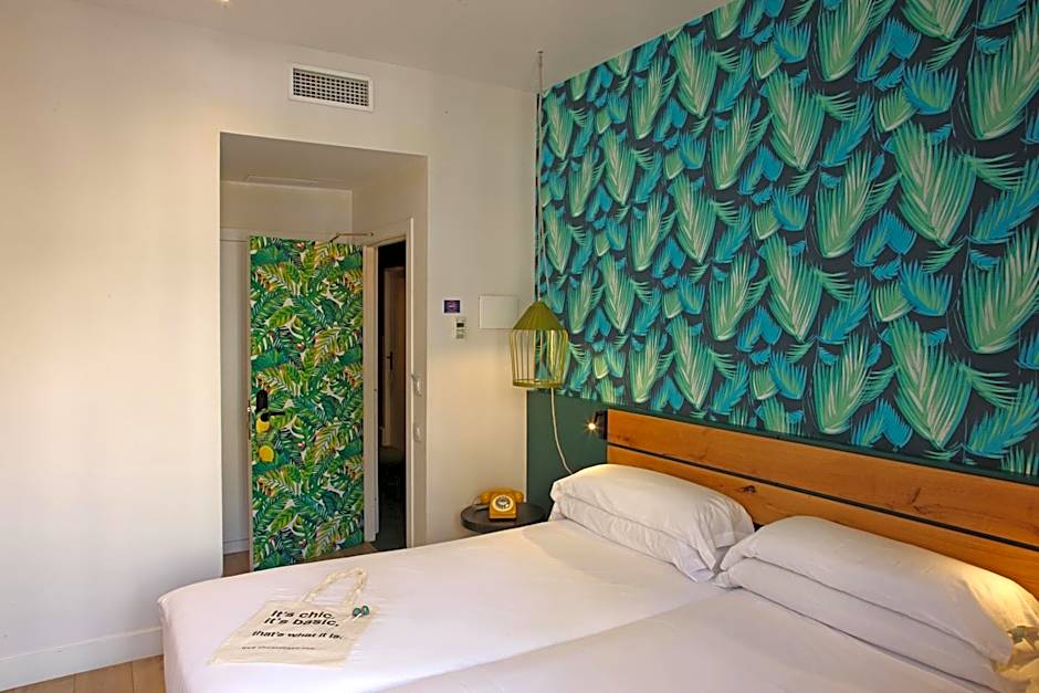 Chic & Basic Lemon Boutique Hotel