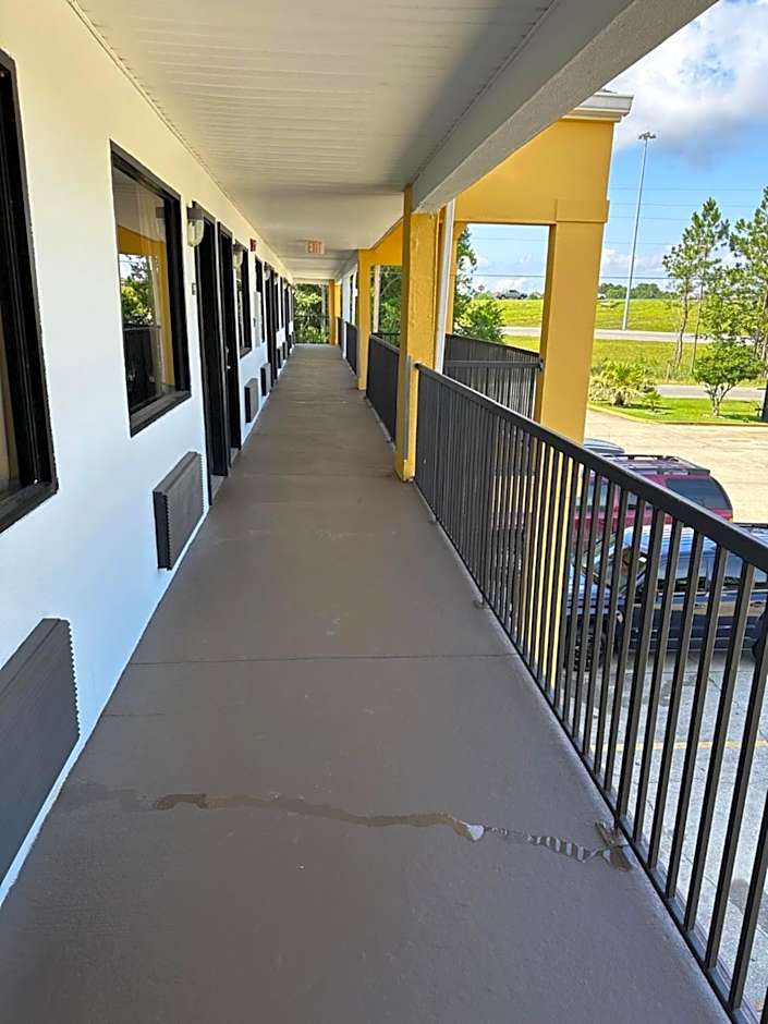 Super 8 by Wyndham Ocean Springs Biloxi