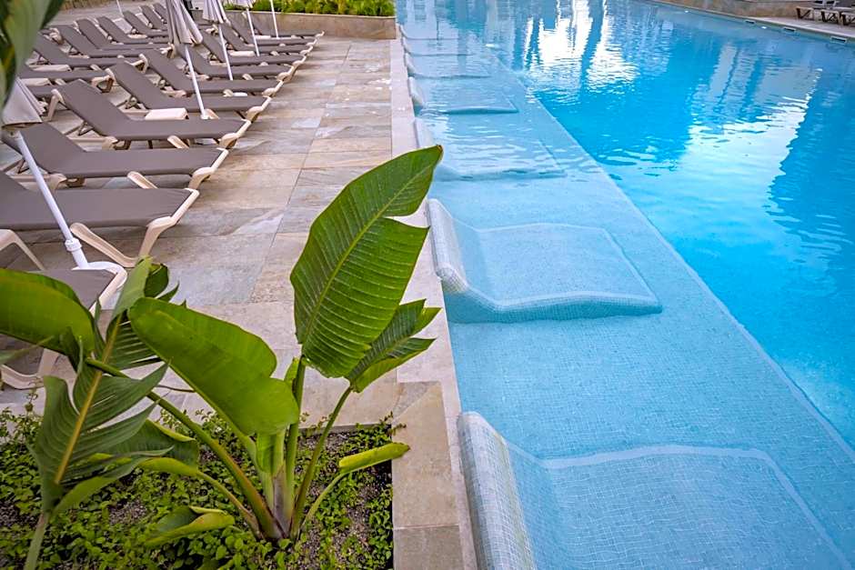 GHT Oasis Park & Spa